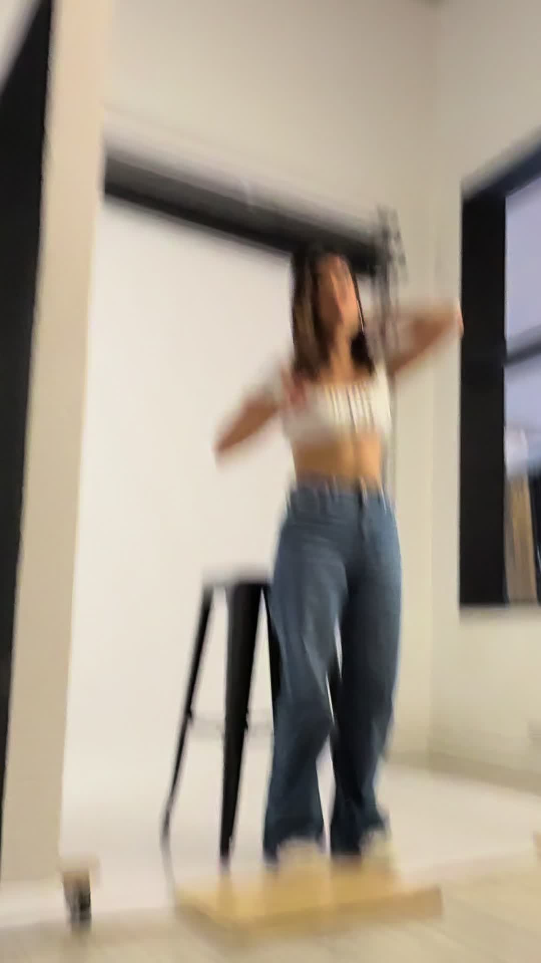 @arianagonzalesoficial