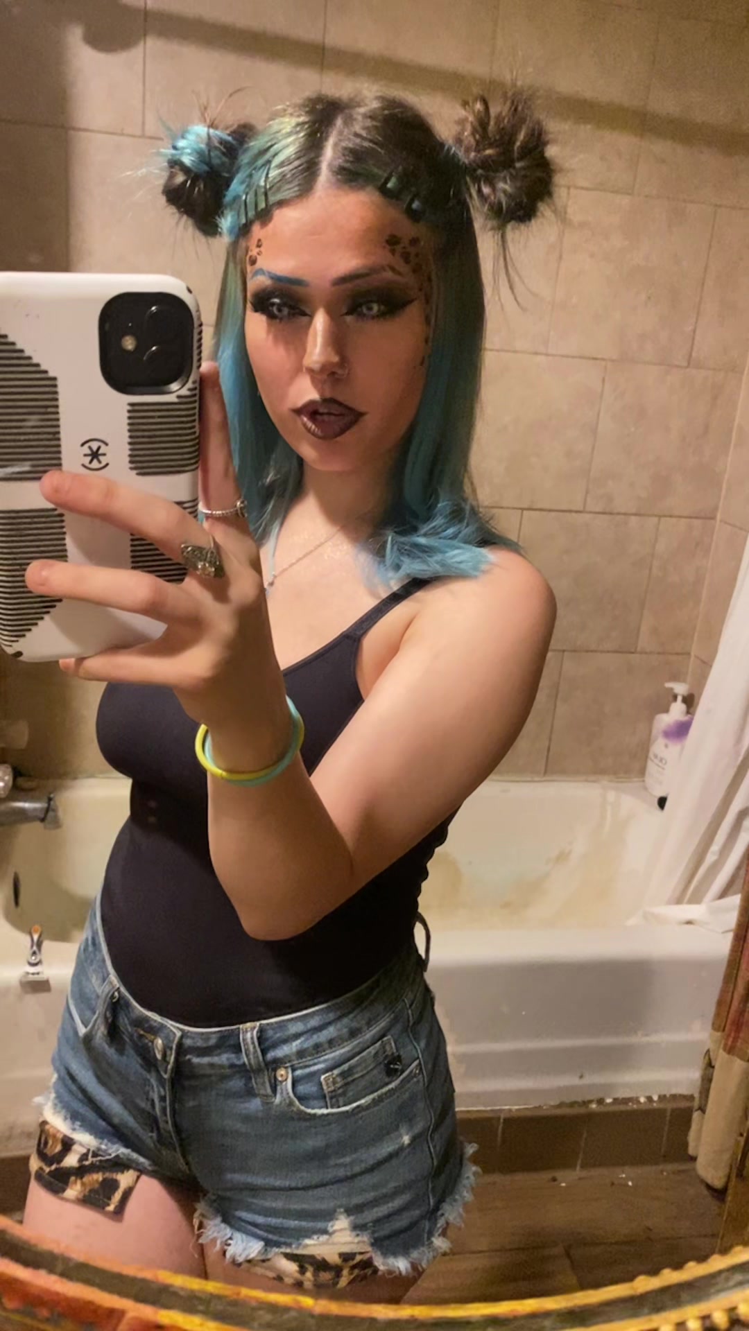 @roo<3