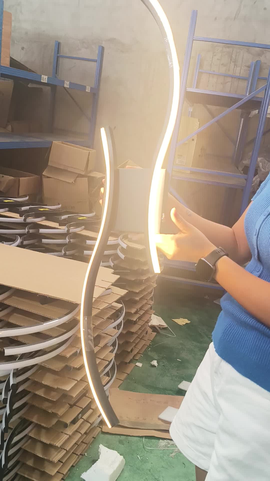 @Lily Lighting