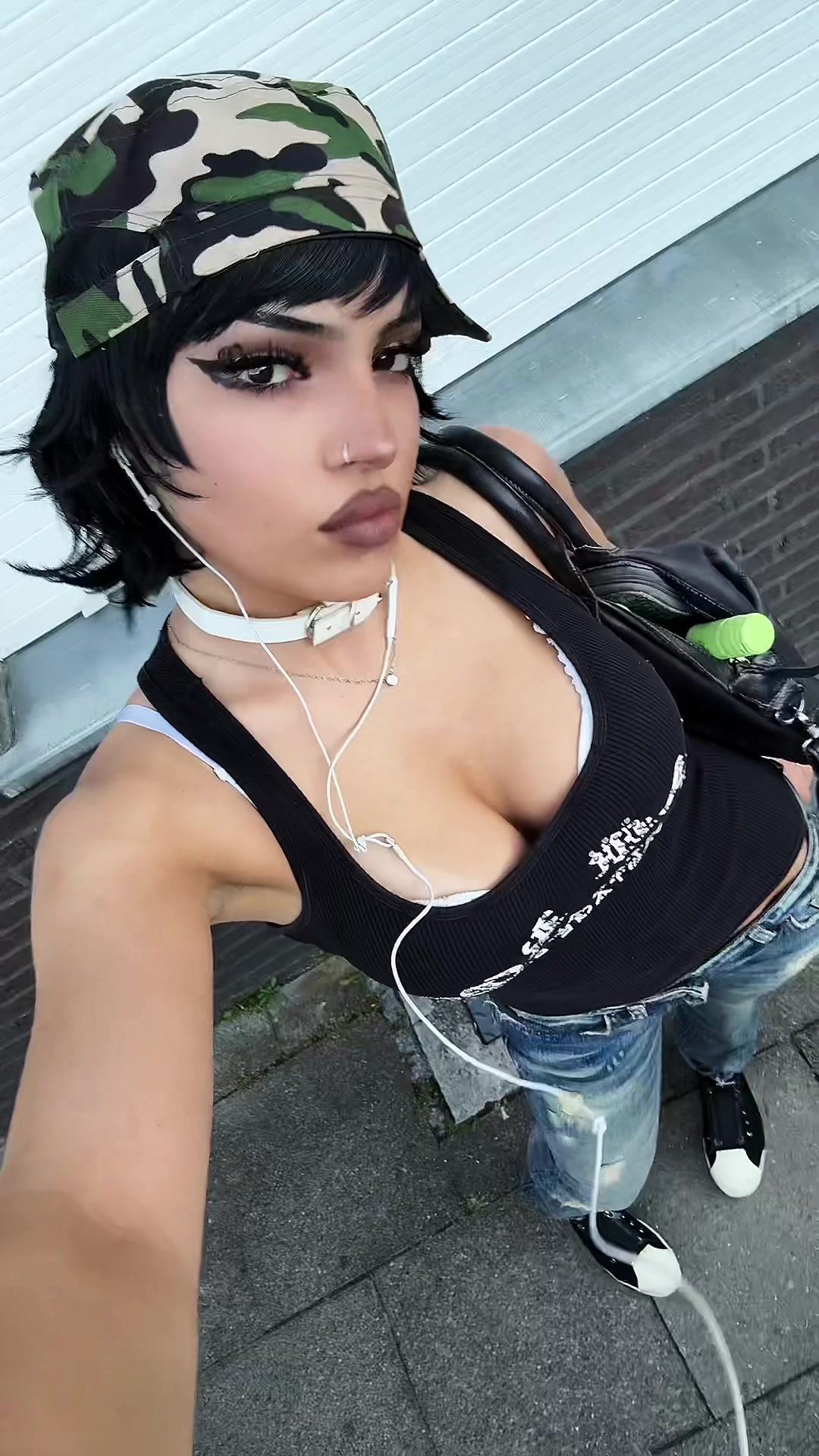 @Morenabeluchi