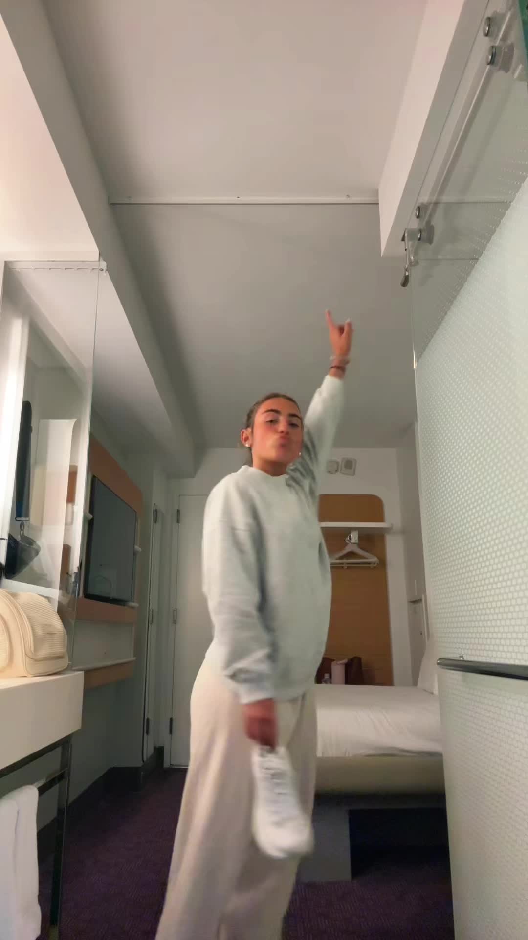 @Sophia🤍🍸🪩