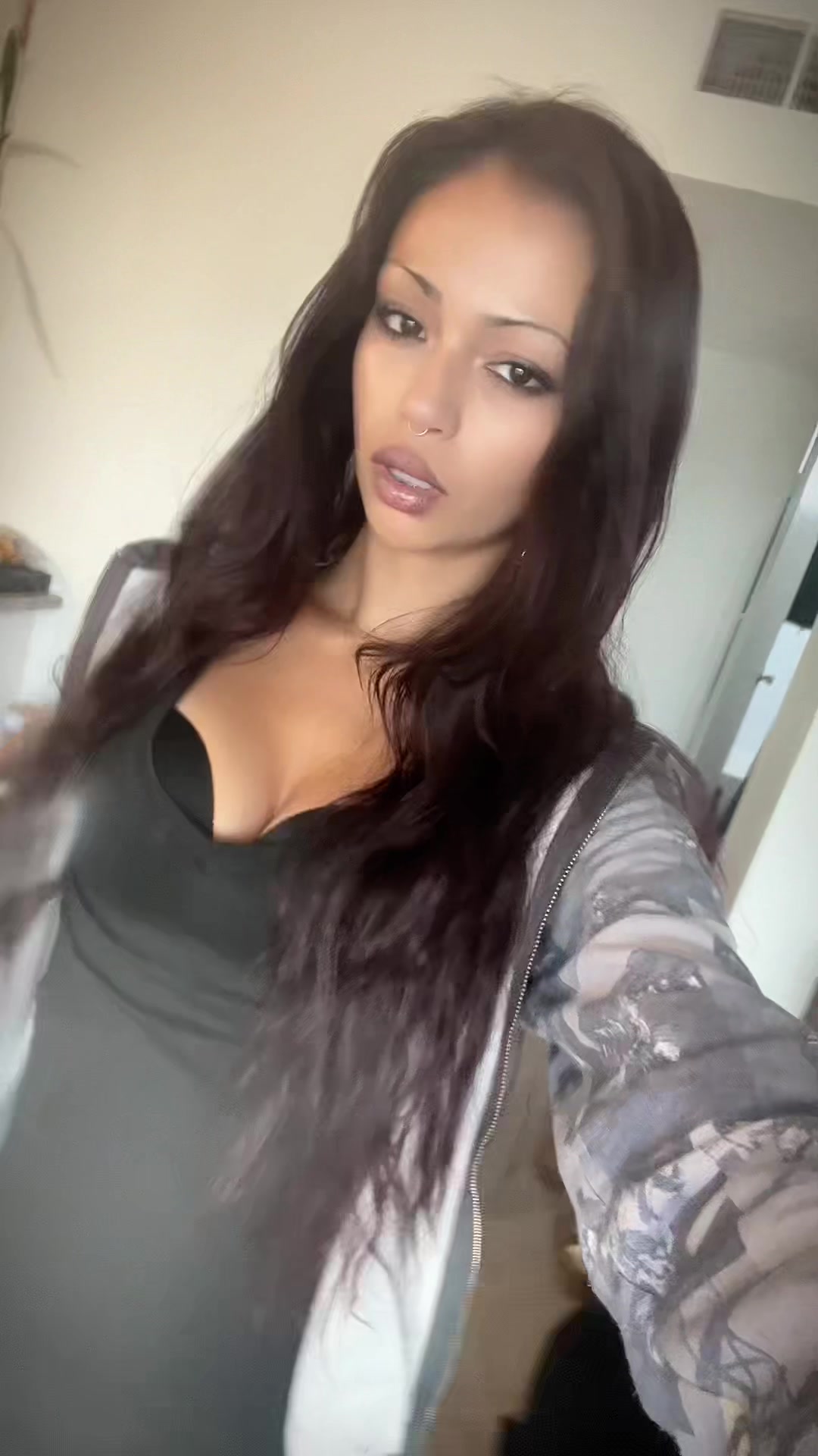@𝑀𝒾𝒶𝓁𝒶𝓃𝒾 𝐿𝓊𝒸𝒾𝒶𝓃𝒶