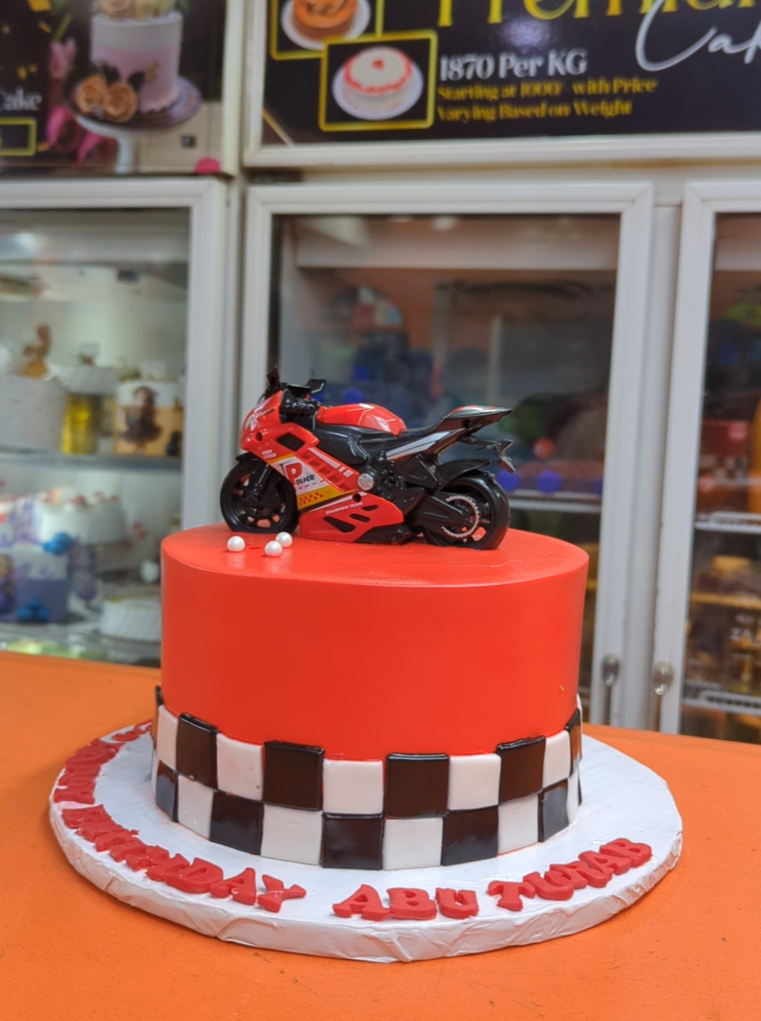 @Sajjad Nirala Cake