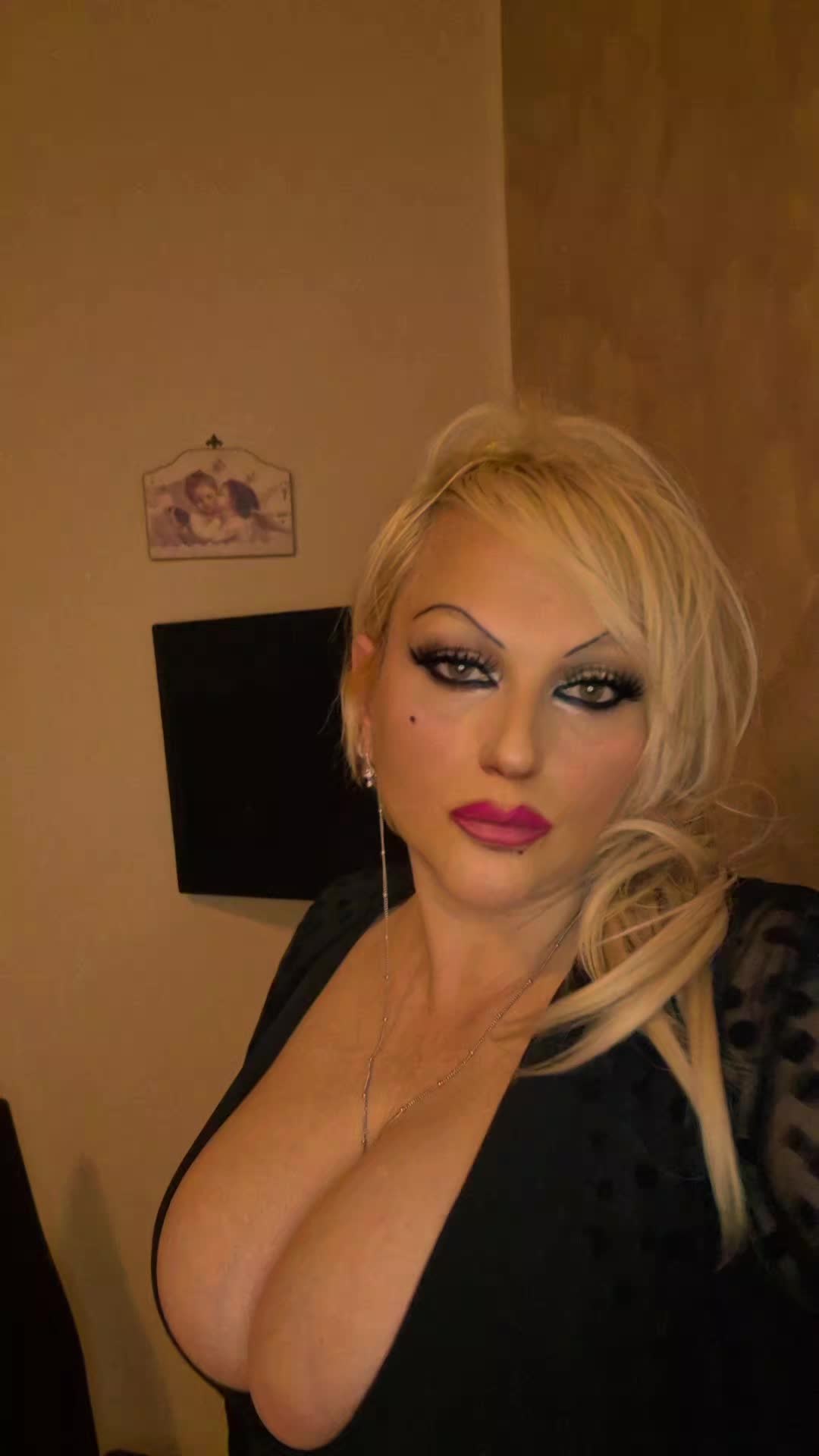 @Elvira Ferrara
