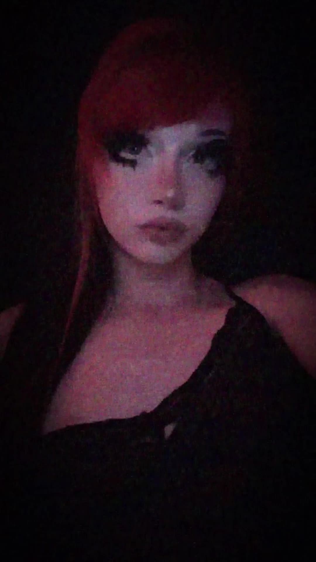 @freakshowsgirl