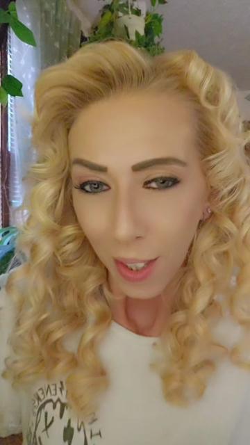 @Jewelzz