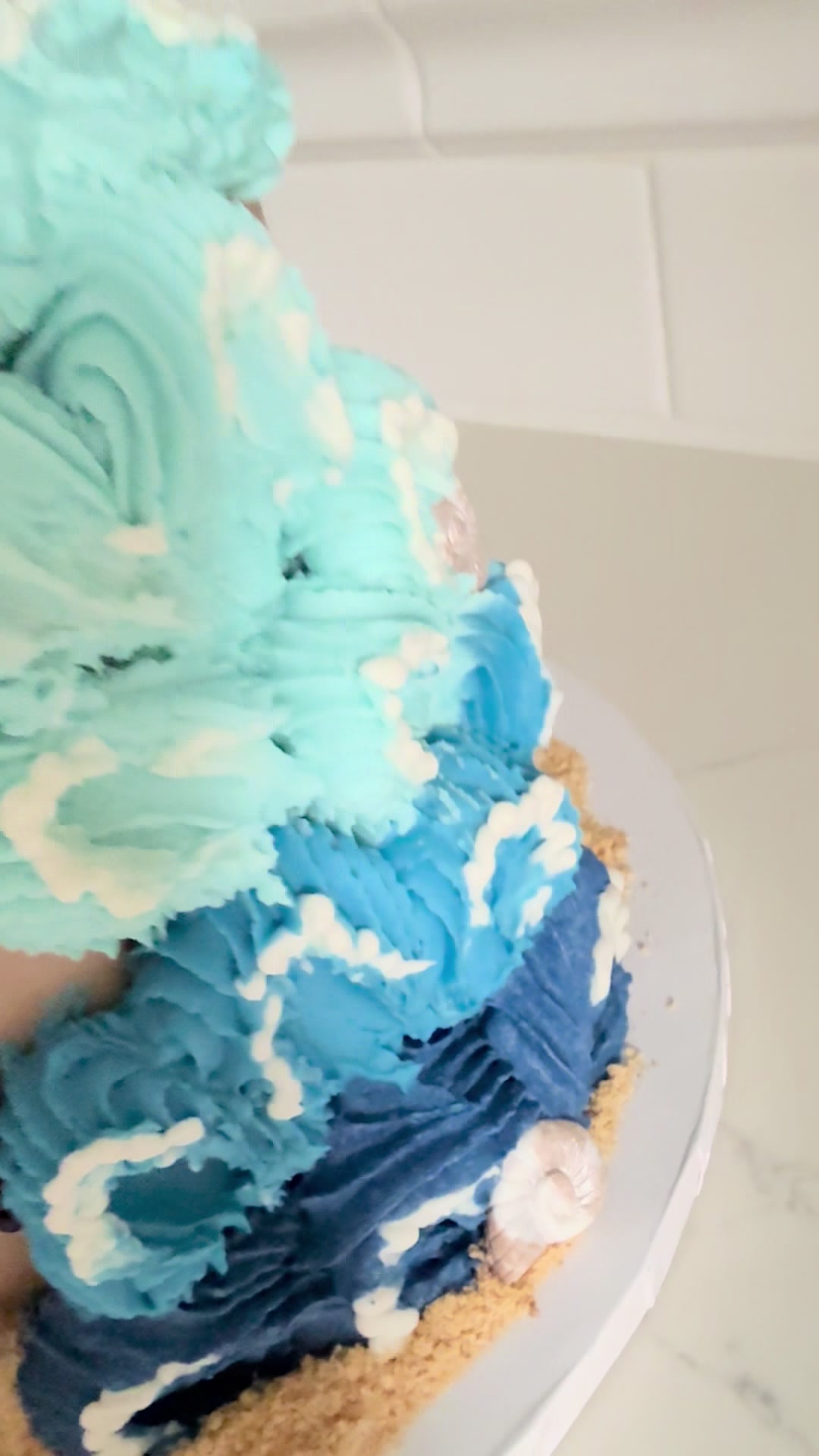 @RobbieLynnBakes