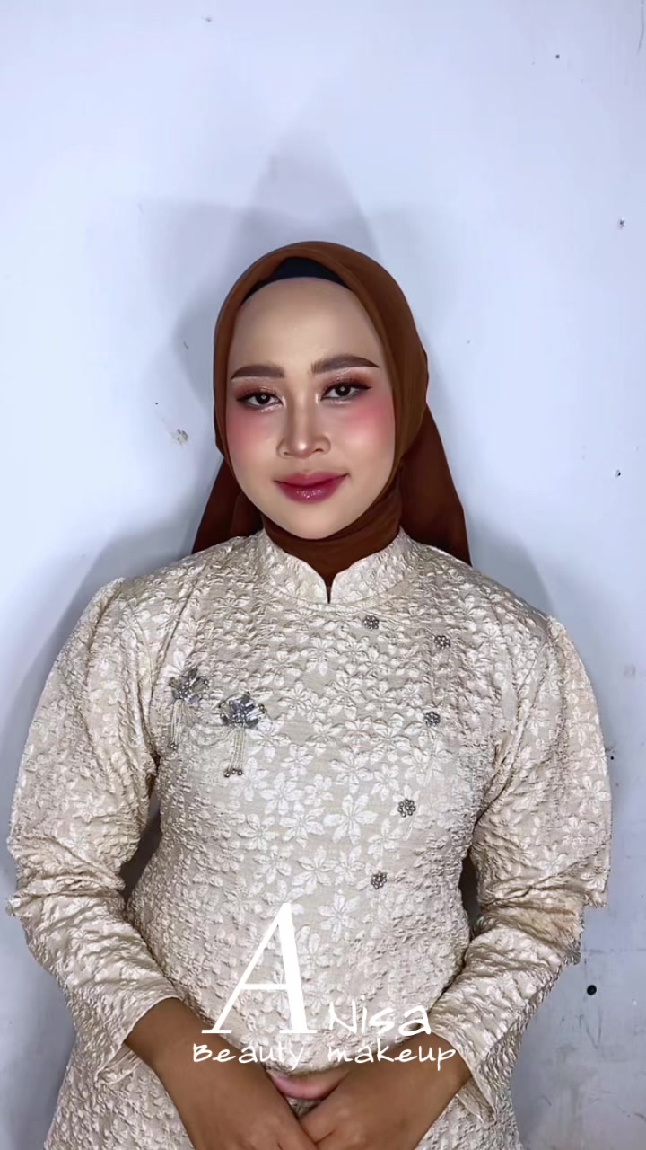 @AnisaBeautyMakeup || JBR