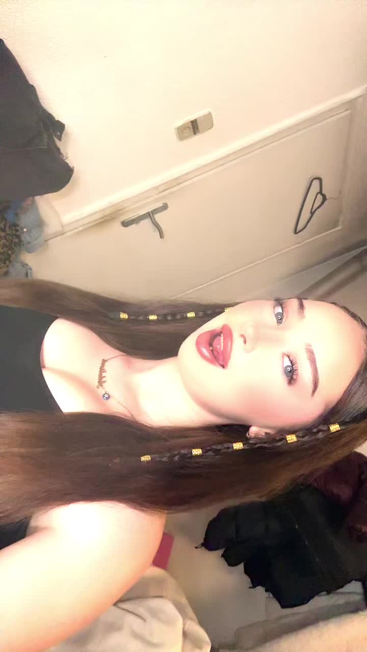 @adelinoshh🐆 / UGC