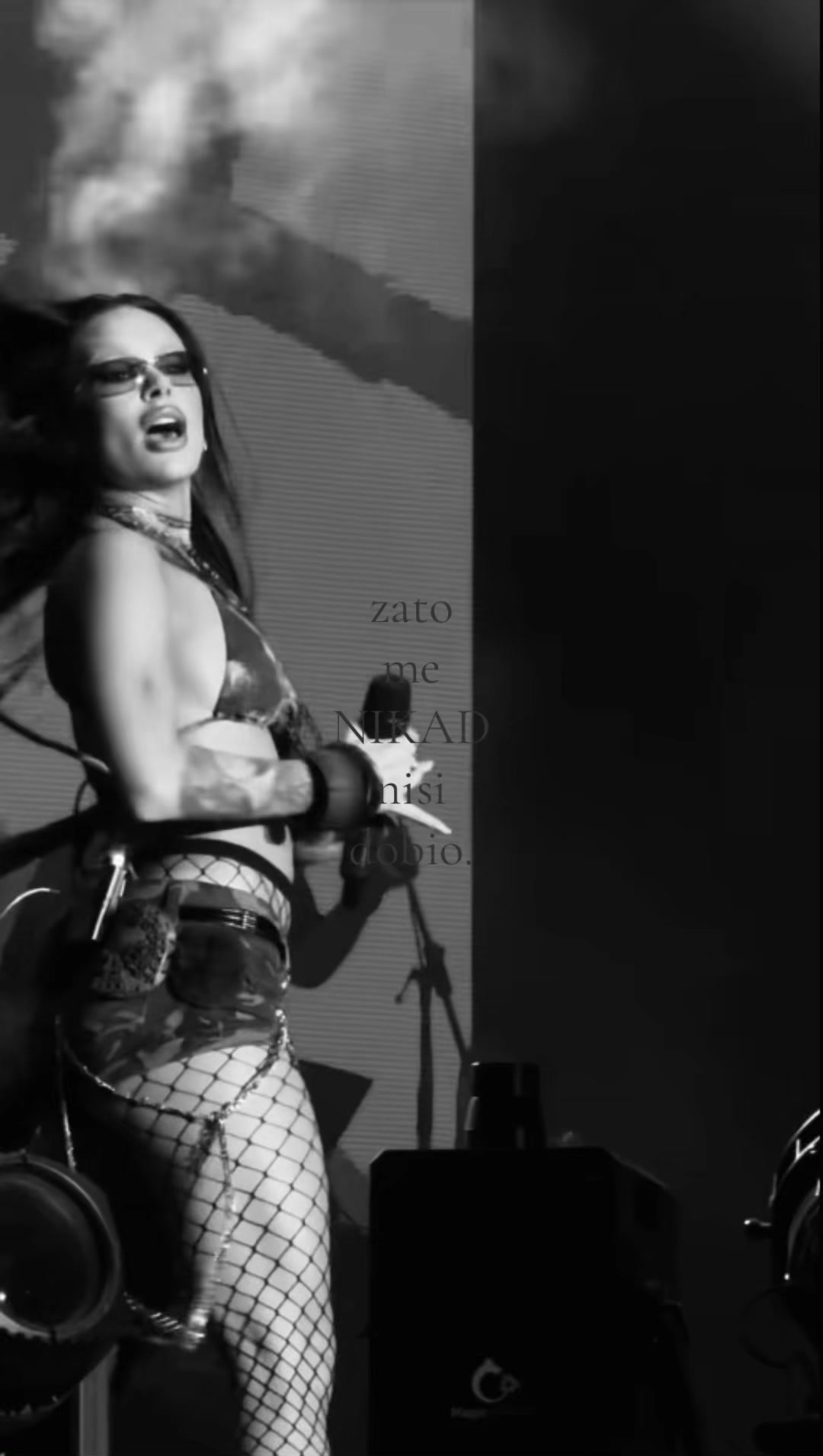 @༄
