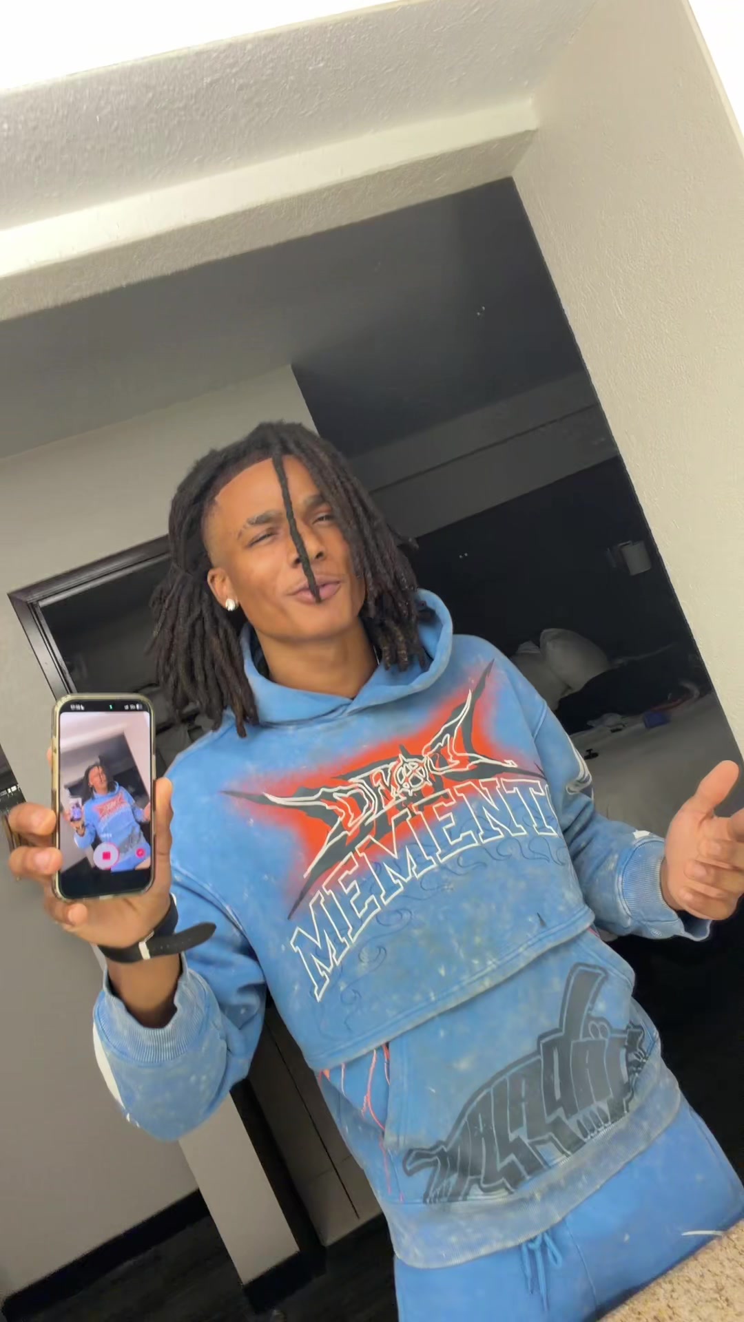 @Sam🌟