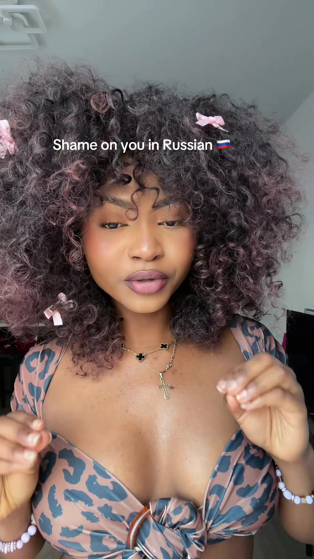 @It’s Julie🇨🇲🇷🇺