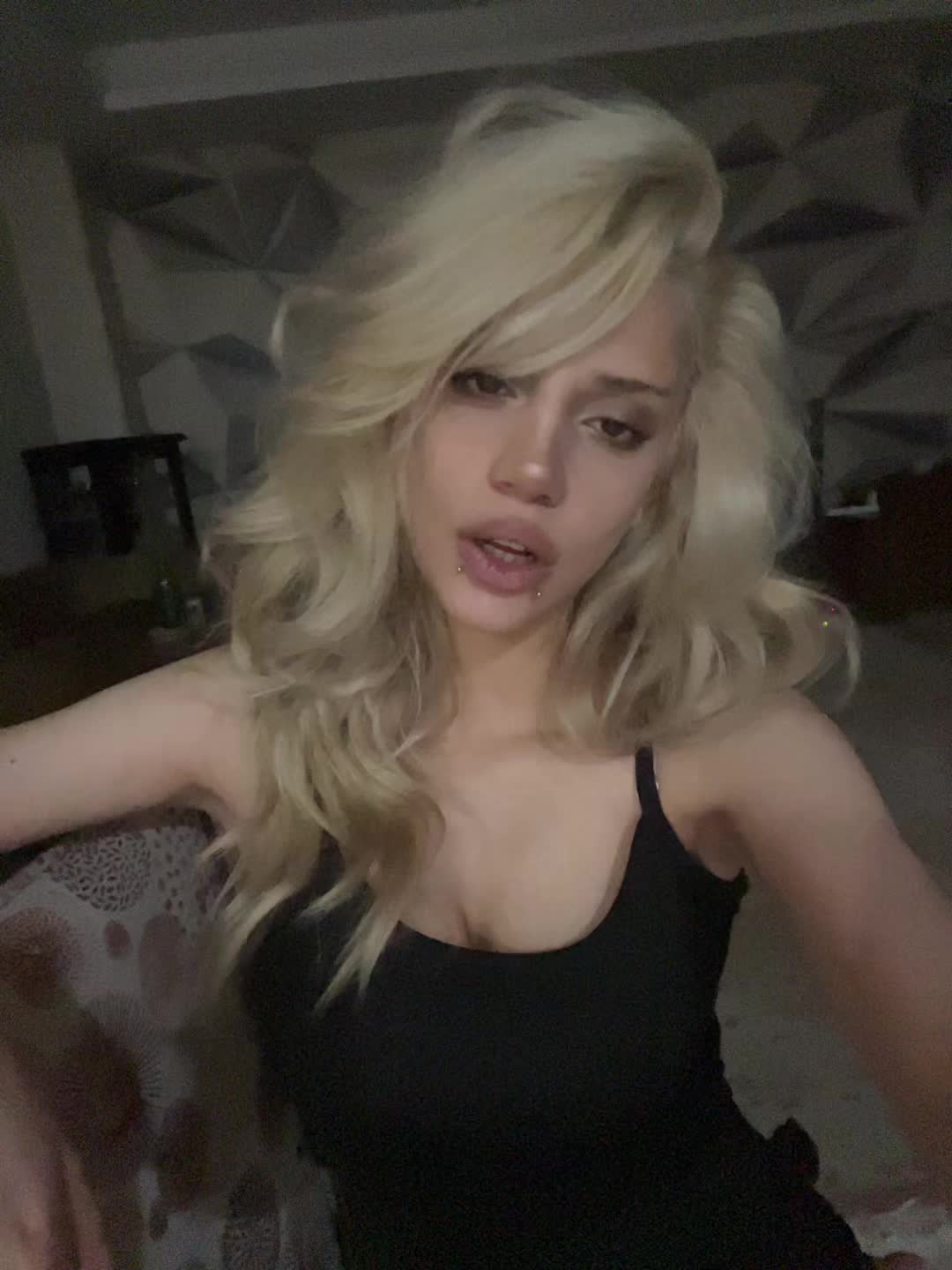 @cora.linn