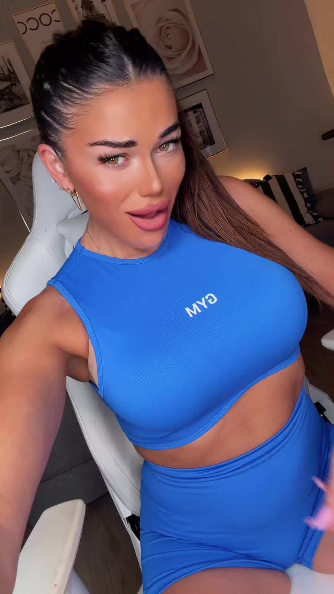 @Valentina