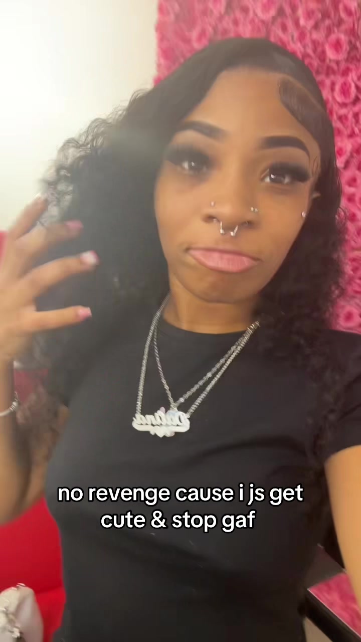 @👩🏽&zwj;❤️&zwj;💋&zwj;👩🏽