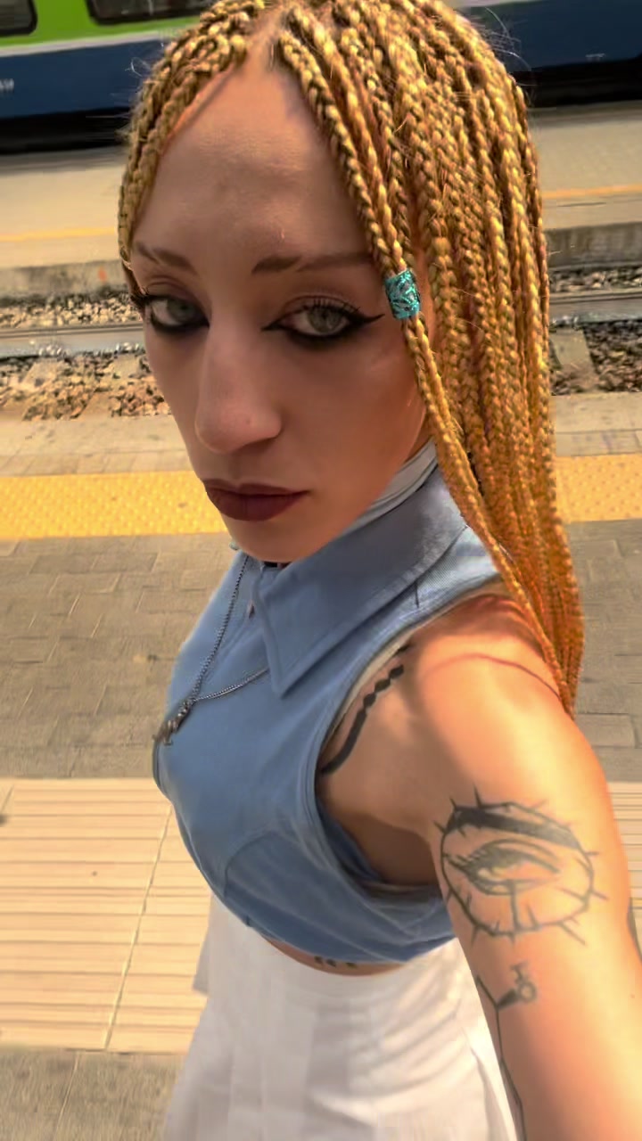 @BLONDIECORE