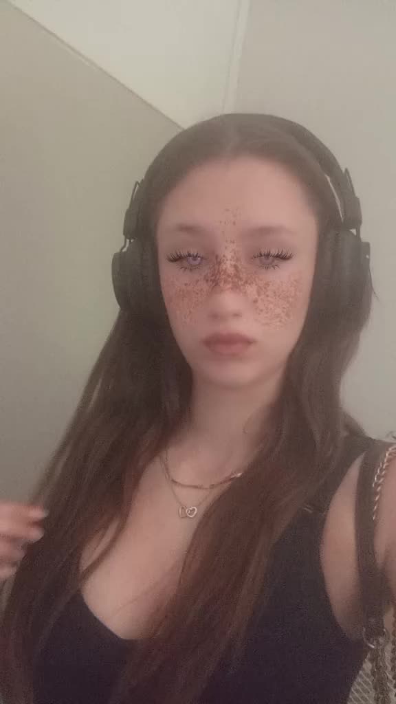 @๐๐ฉท Alyssa la queen ๐ฉท๐