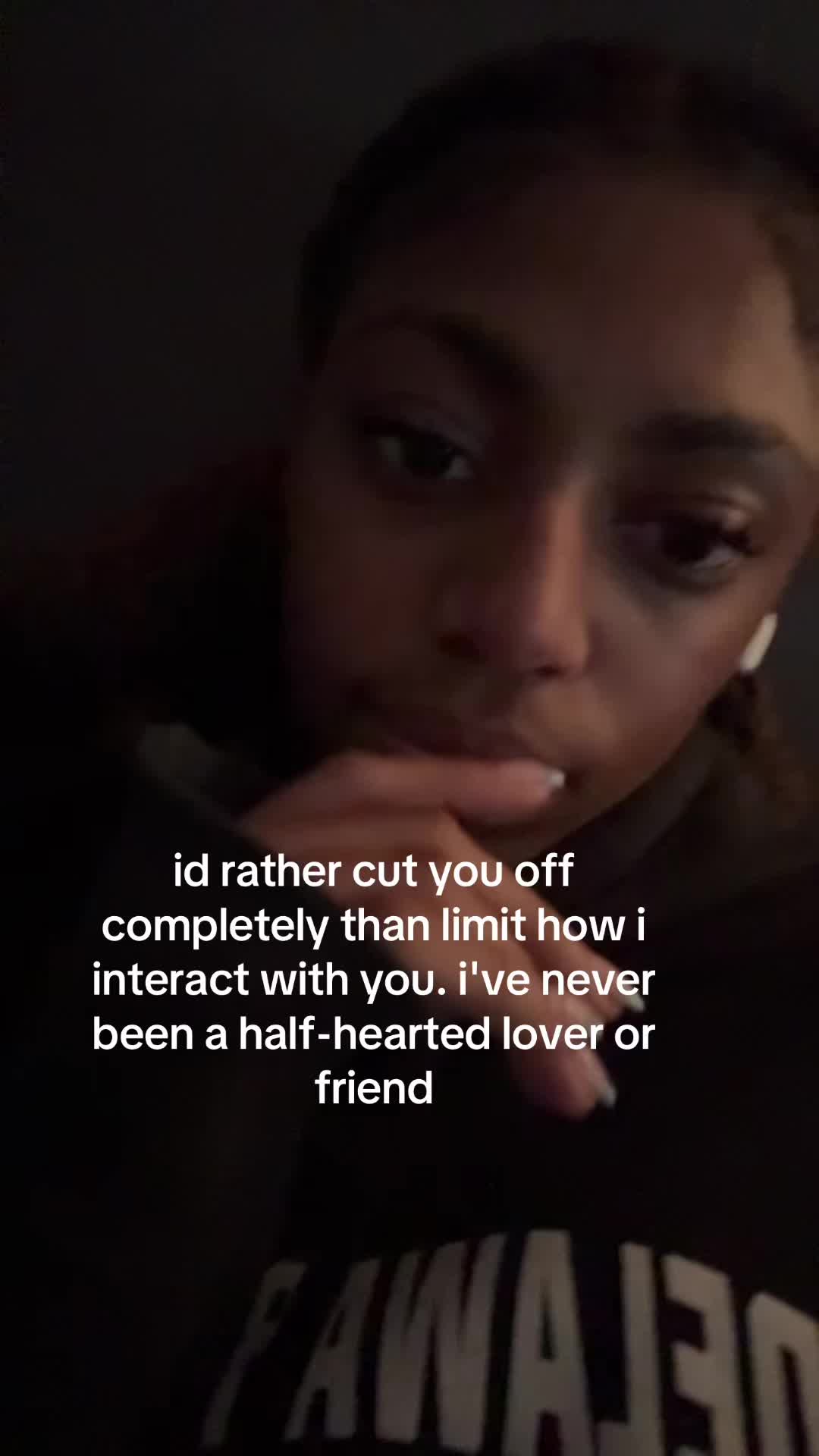 @shaniya ᥫ᭡.