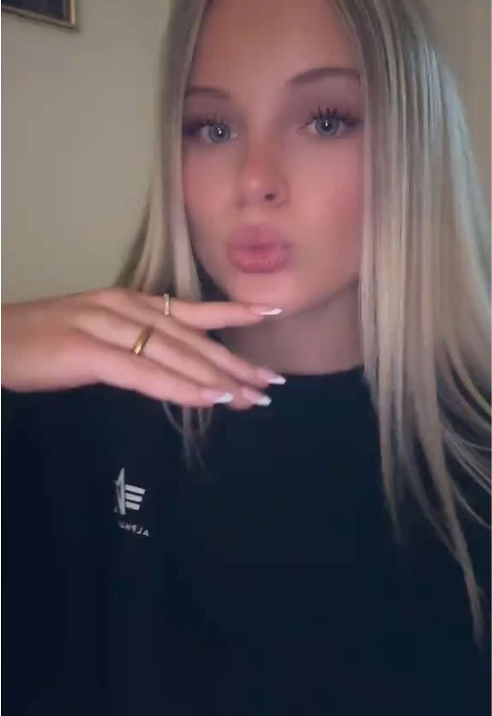 @𝐿𝑖𝑎