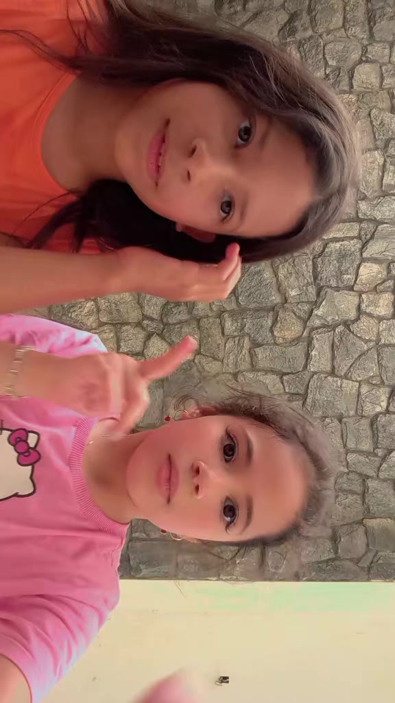 @Valentina Fernandes