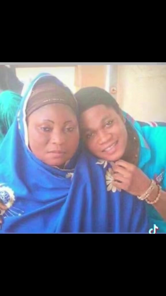 @AYINDE&ensp;OGO