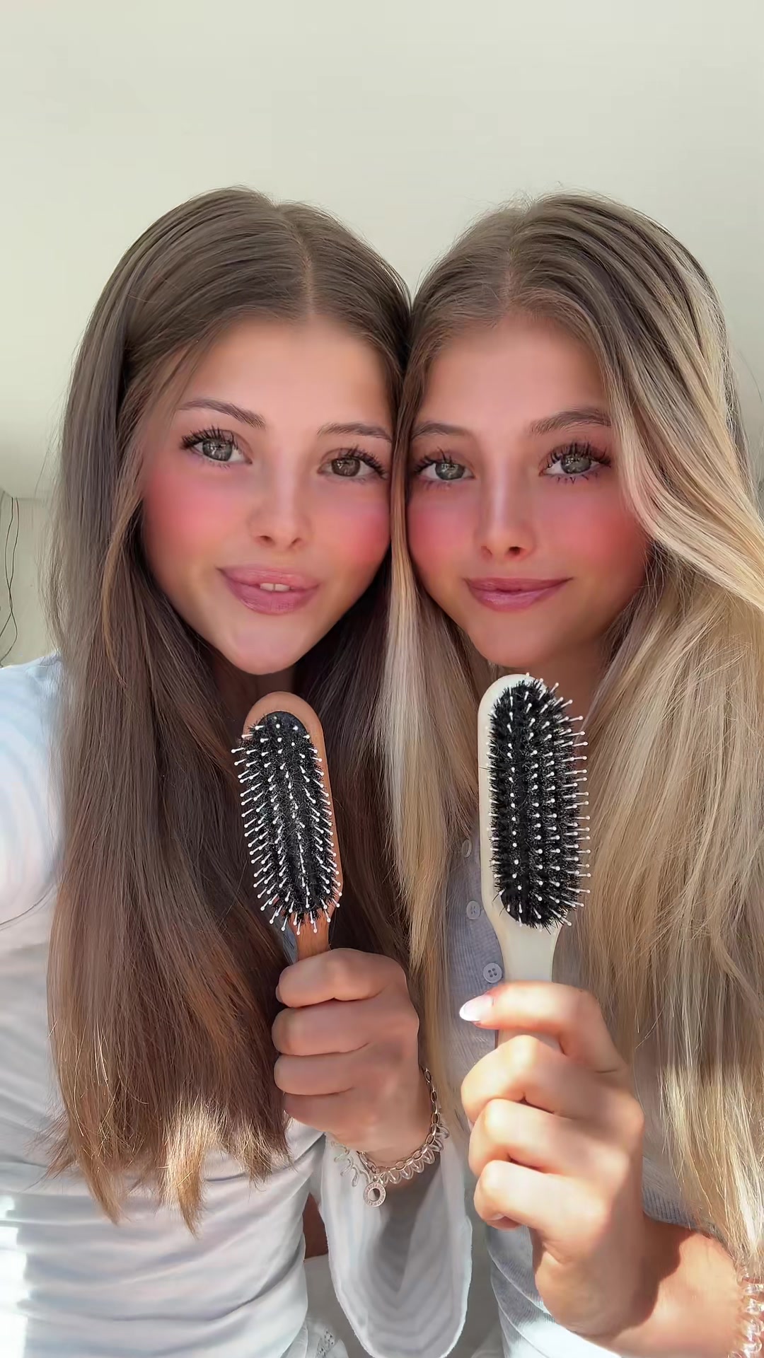 @Lea & Lucie | Die Twins