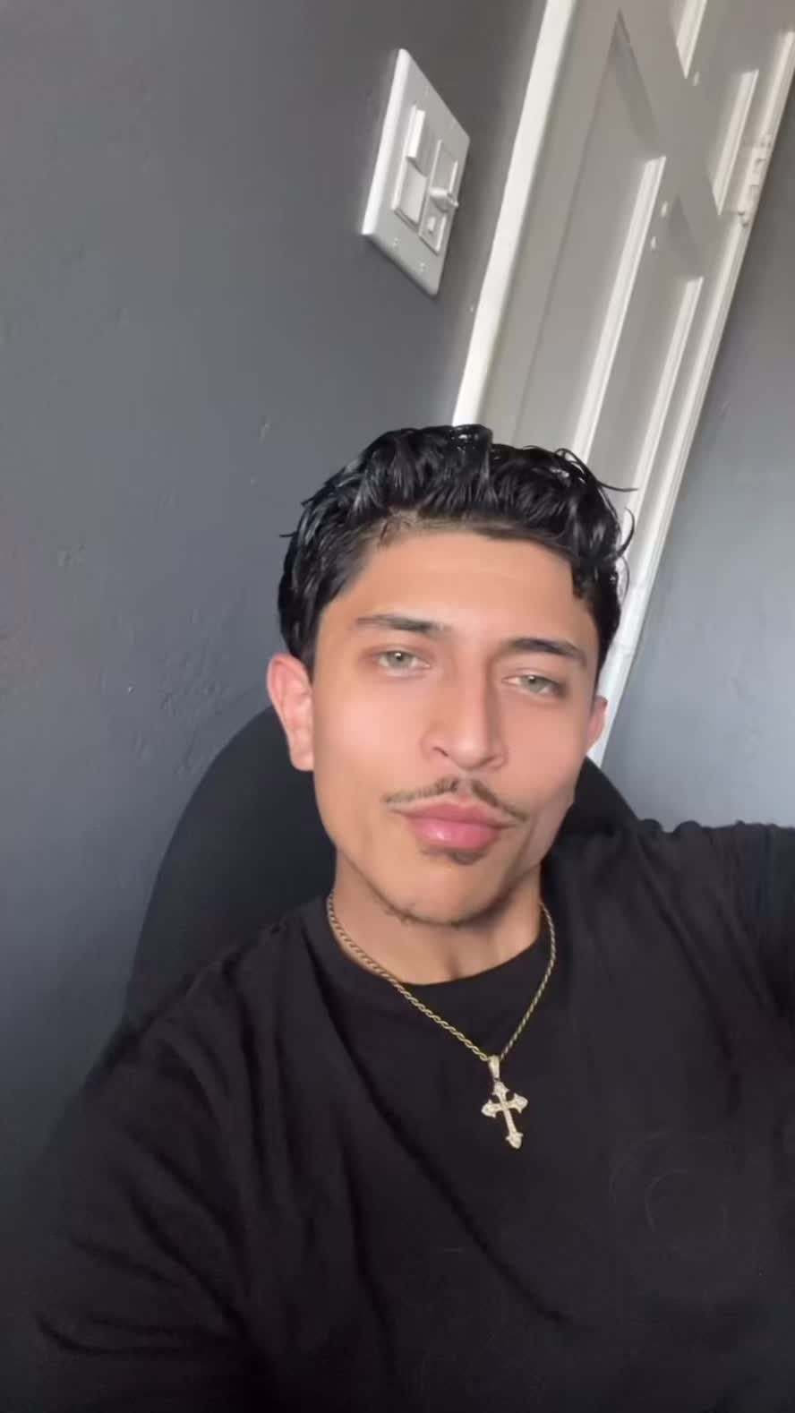 @Luis