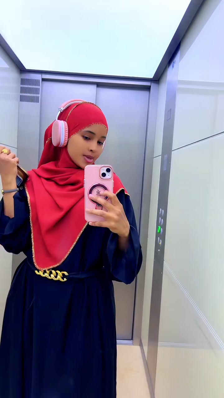 @👸Zuusu Ahmed Suraley🇸🇴🇩🇪