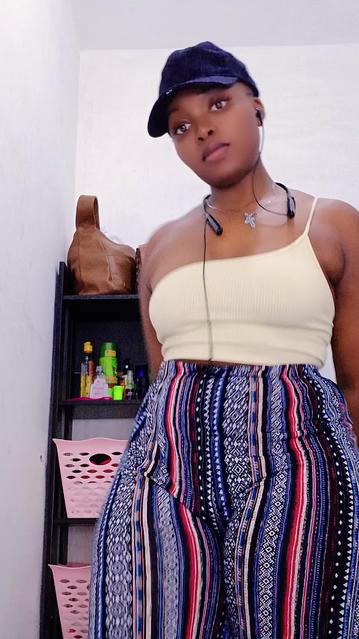 @curviemalesi ♊️