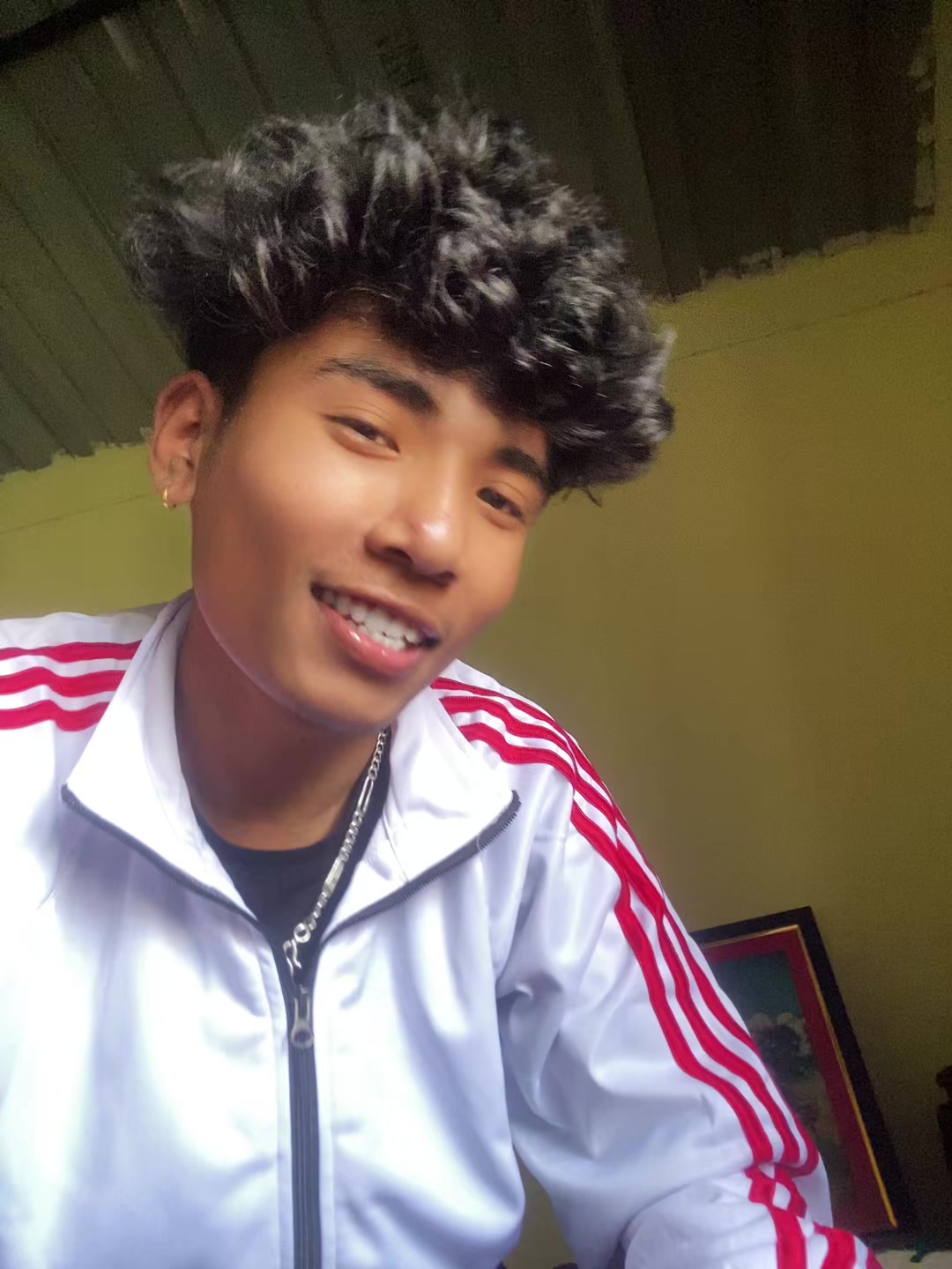 @Mr.Tharu!💗💐