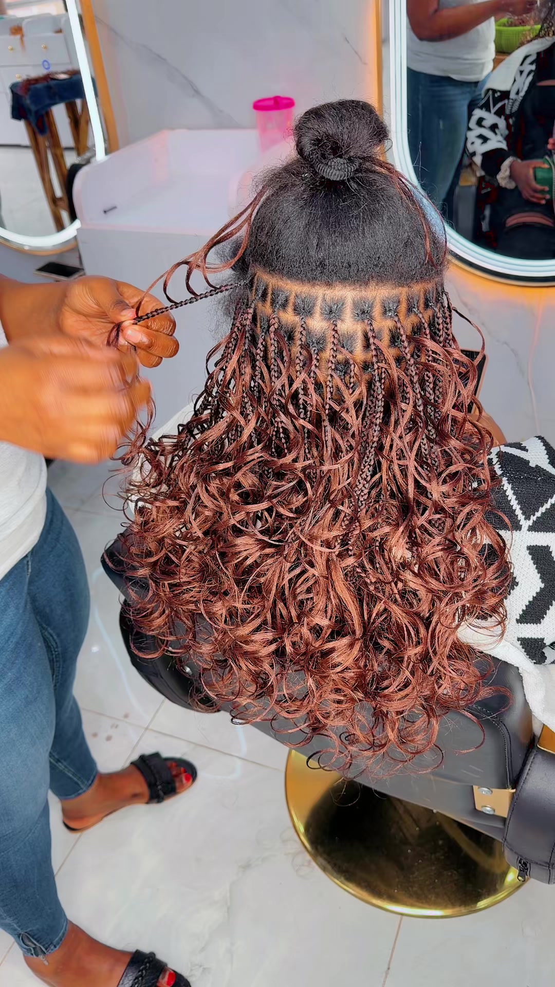 @GEECURLY SALON