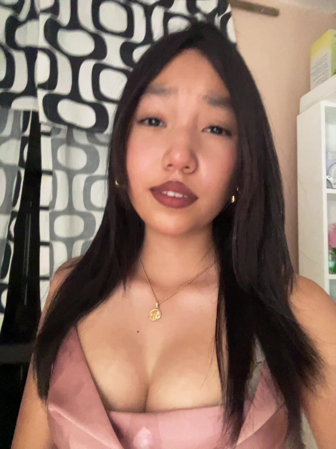@🦦
