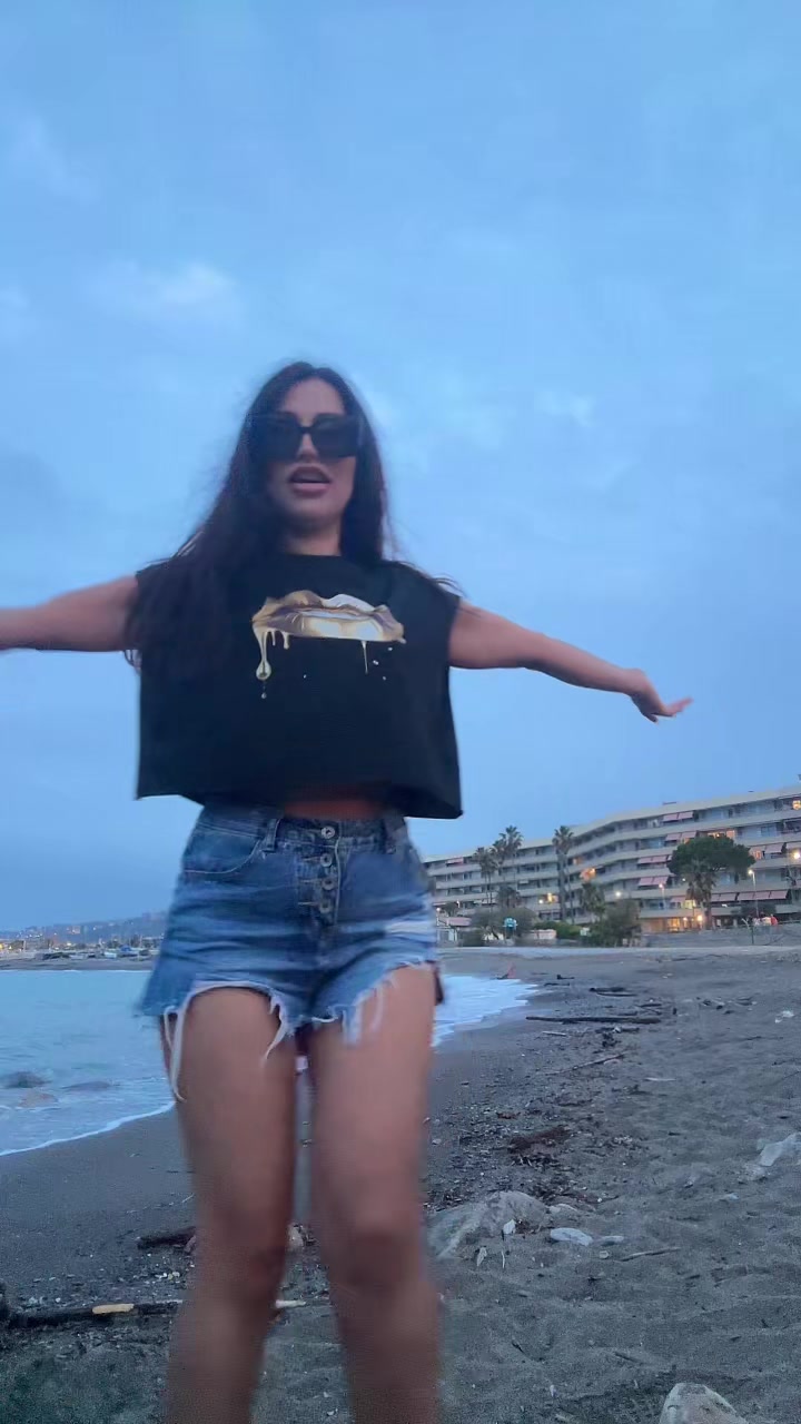 @Desyreal10