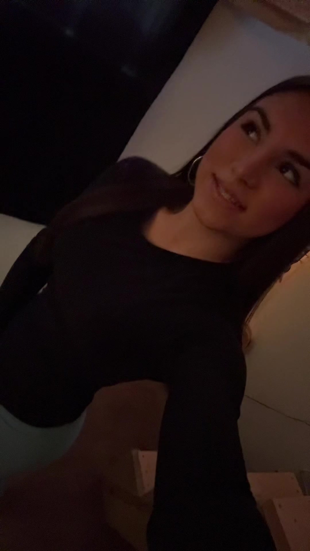@???