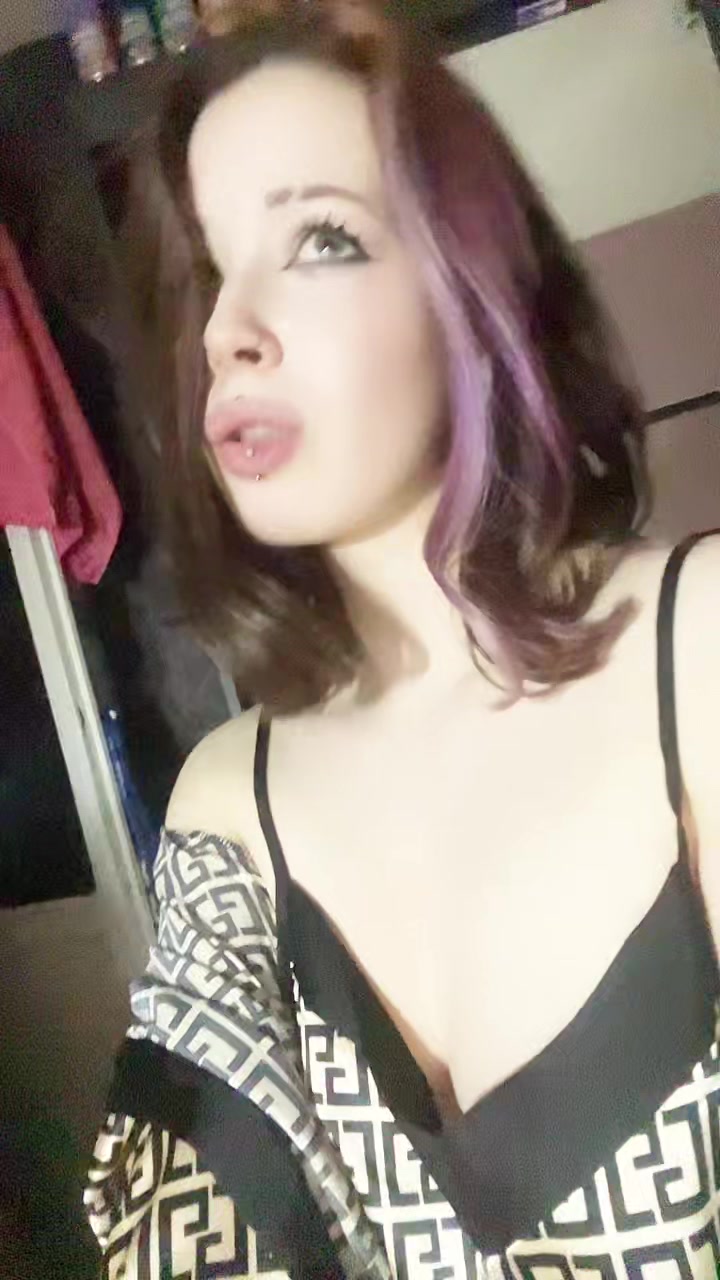 @xeuqシ
