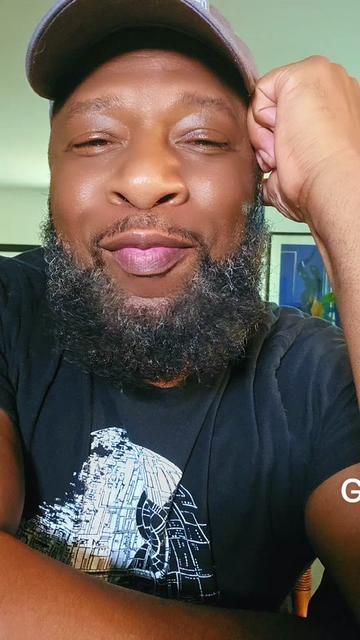 @Sirloveintheroom*