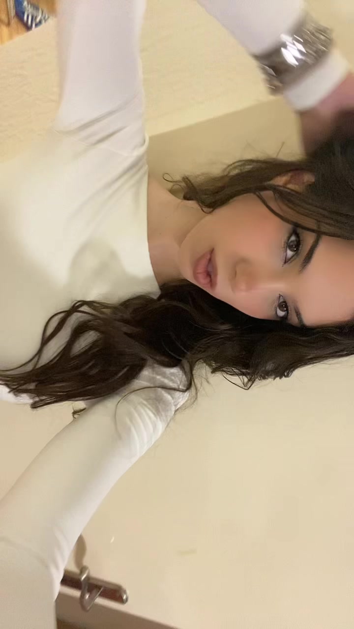 @𝒌𝒓𝒊𝒔𝒕𝒊𝒏𝒂