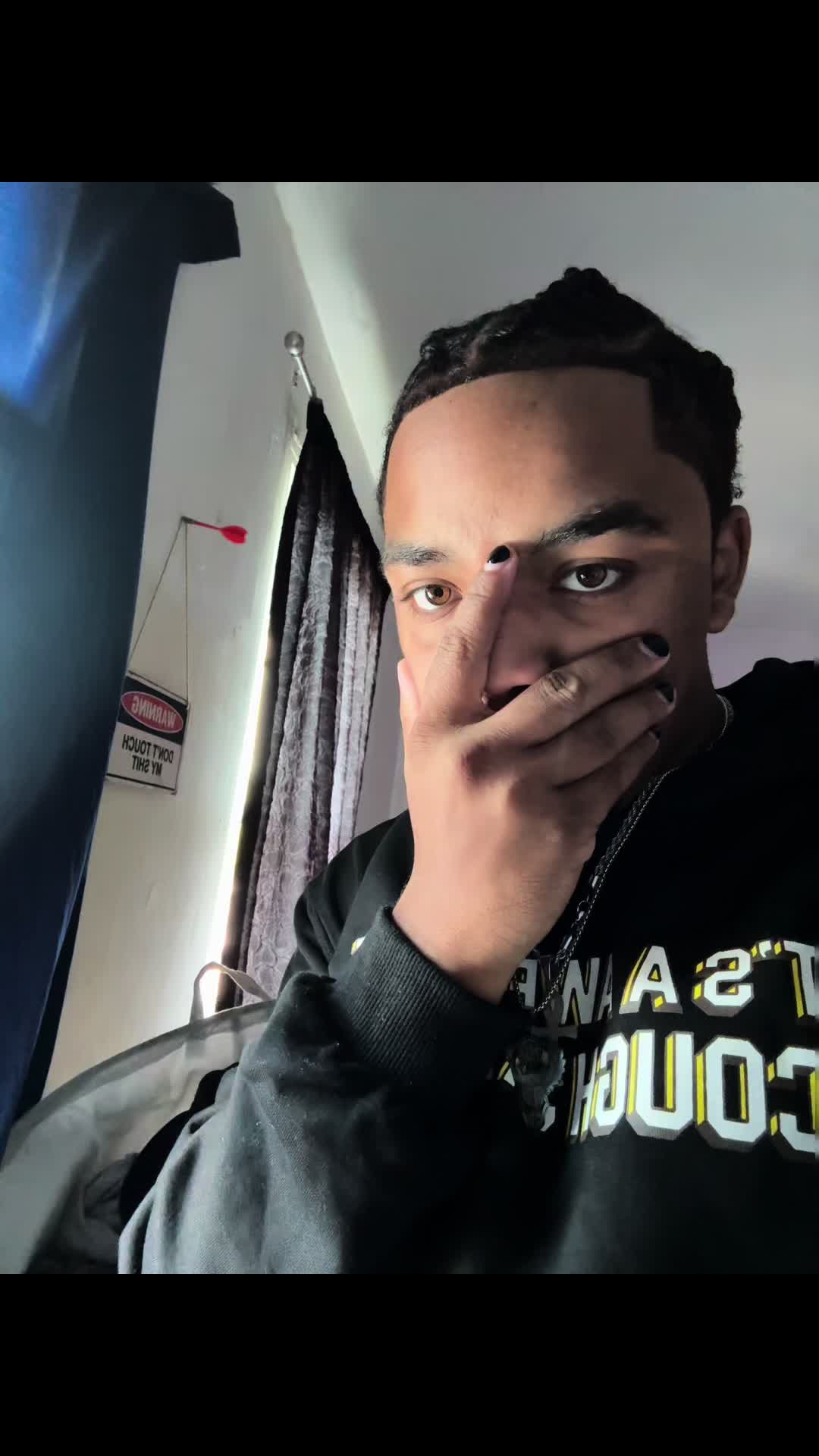 @IAMNOTREAL