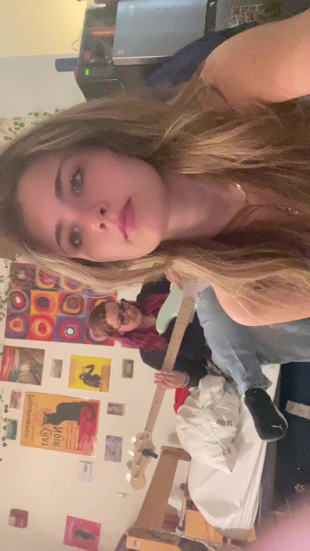 @AliE