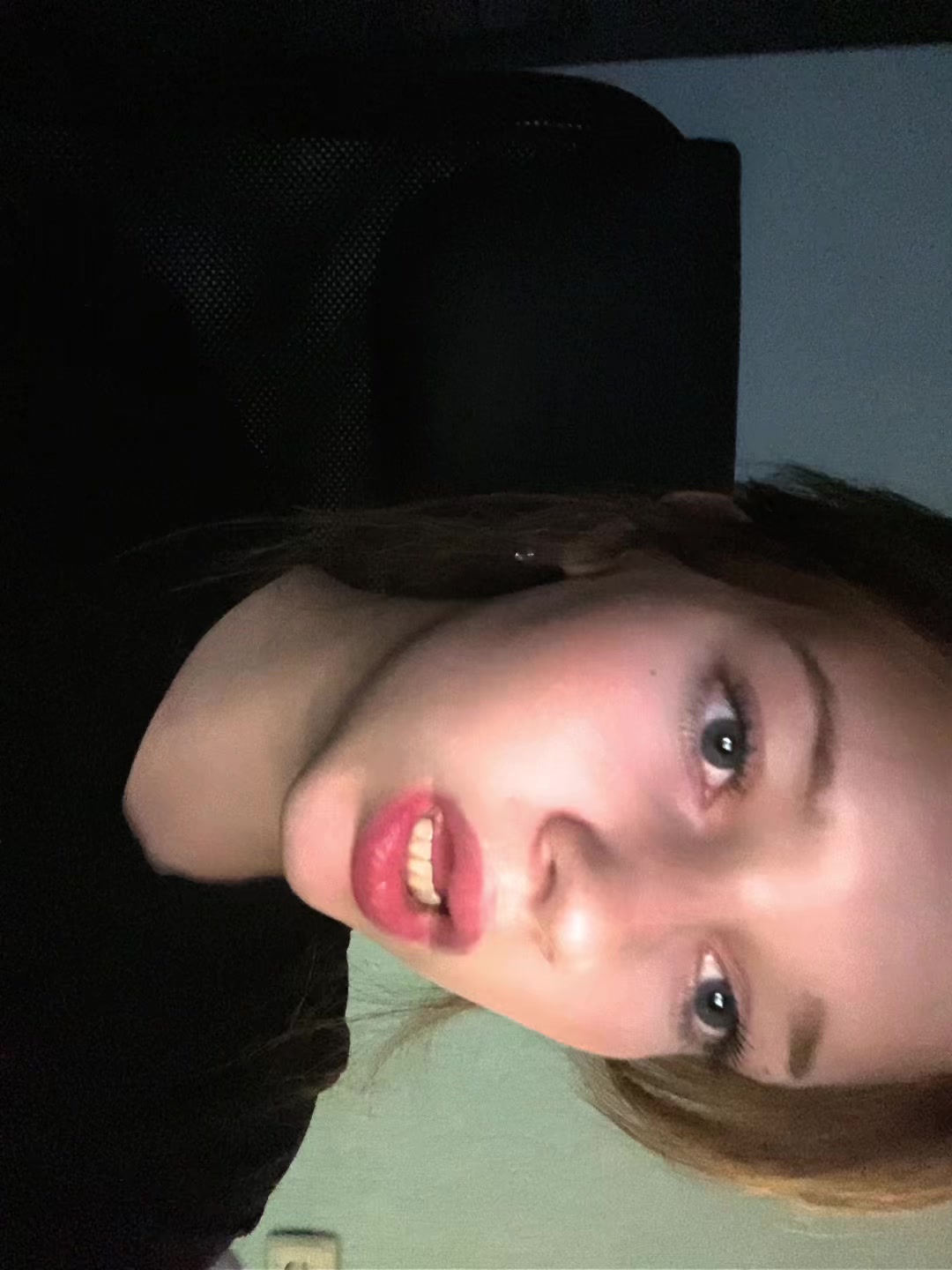 @🫦