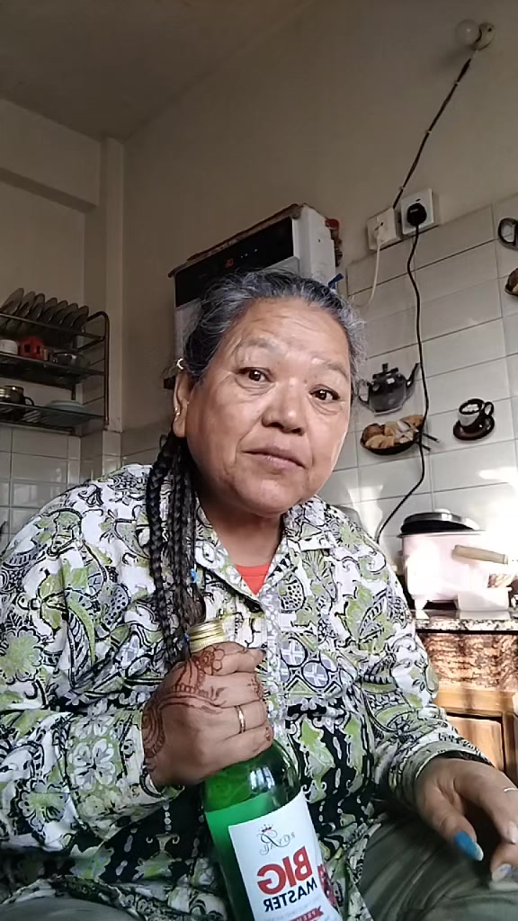 @meera gurung