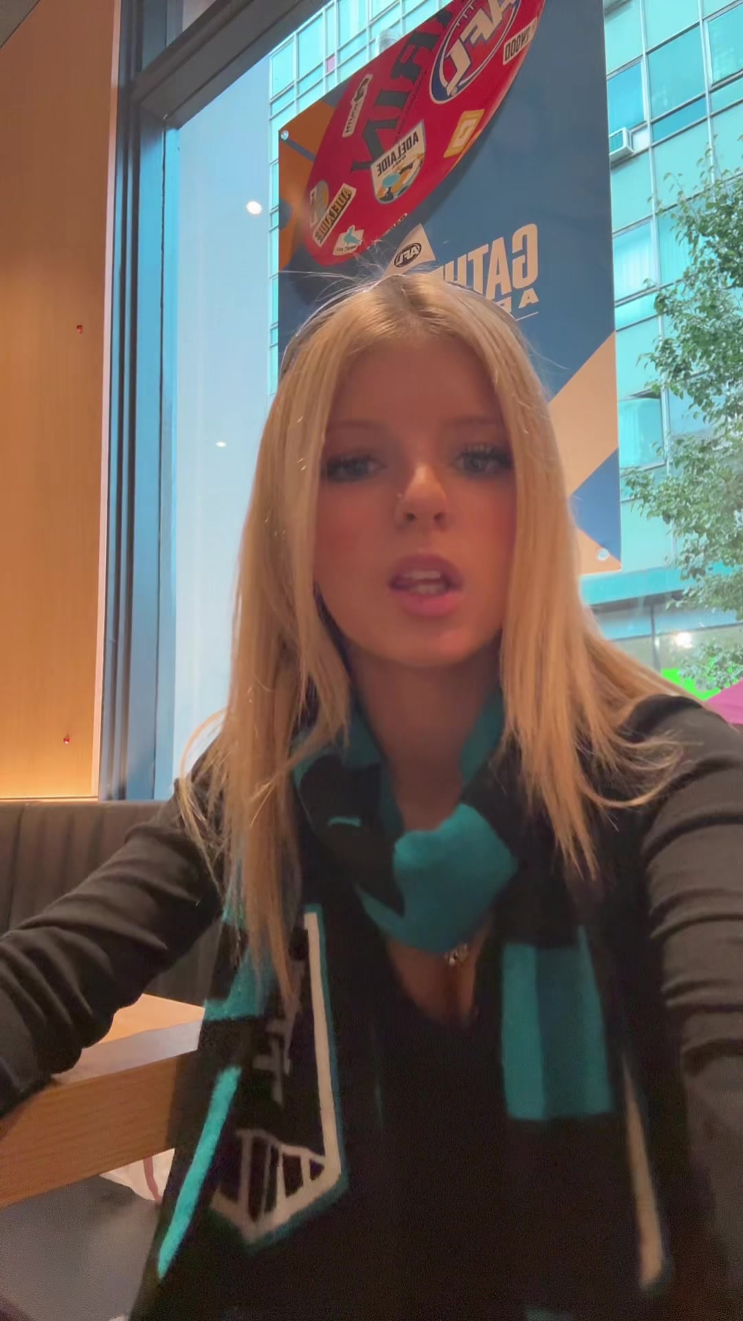 @℠