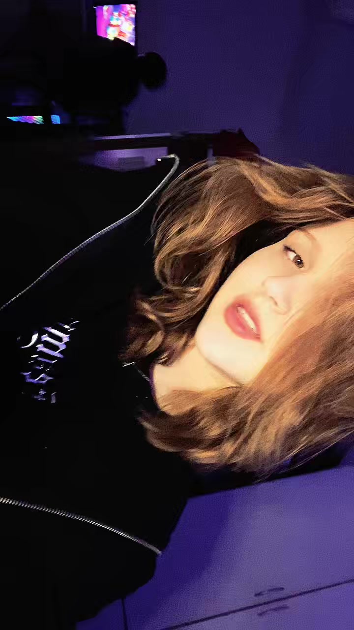 @Hitomi