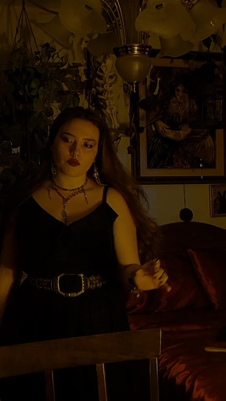 @Sarah_crows