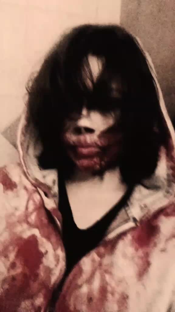 @~♪★𝔲𝔯 𝔪𝔬𝔪𝔰 𝔱𝔥𝔬𝔫𝔤★♪~
