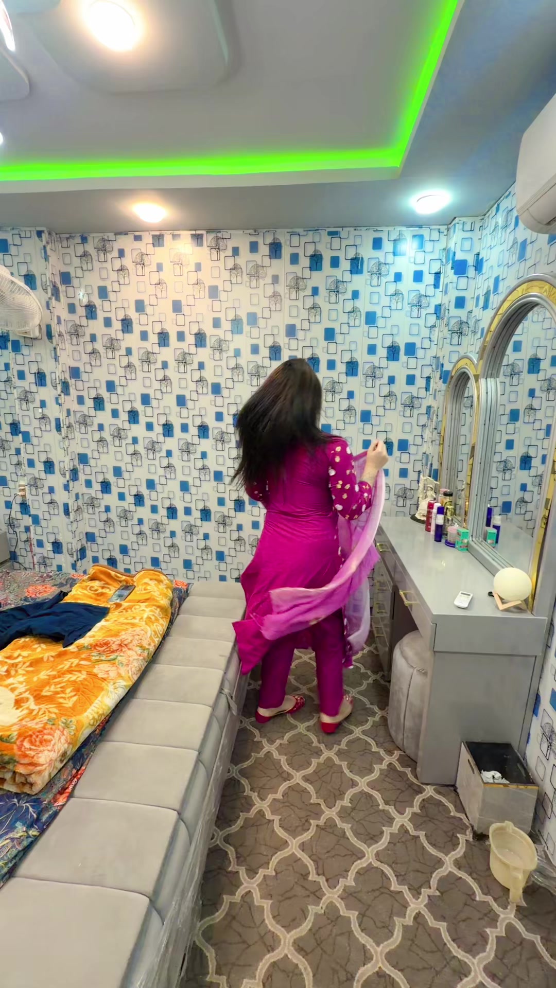 @Riya Khan34