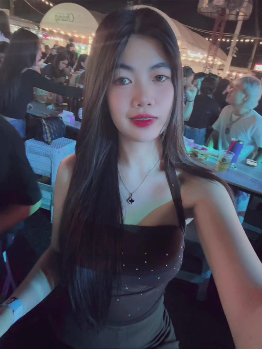 @Kik Wiphaphon