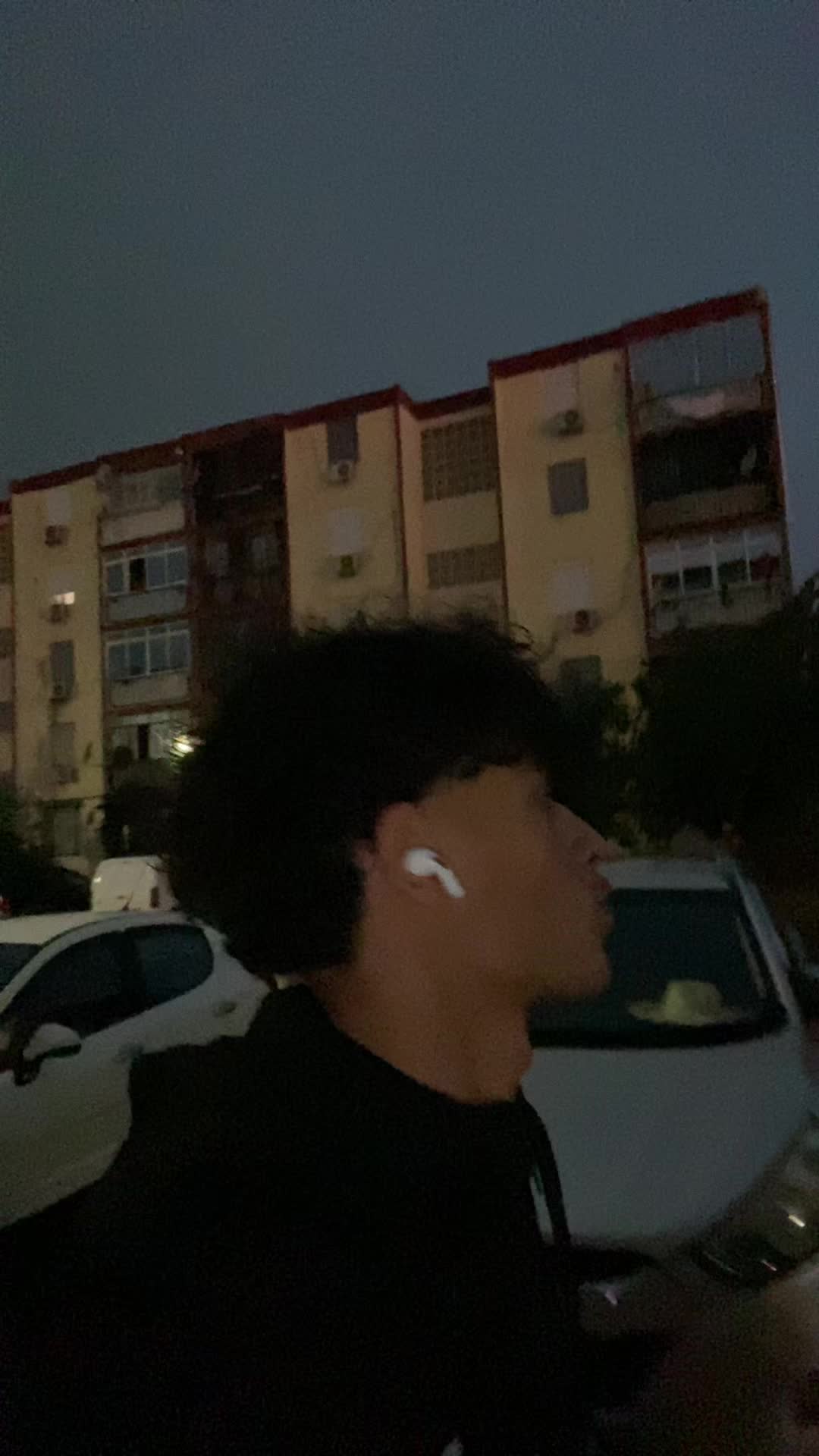 @علي