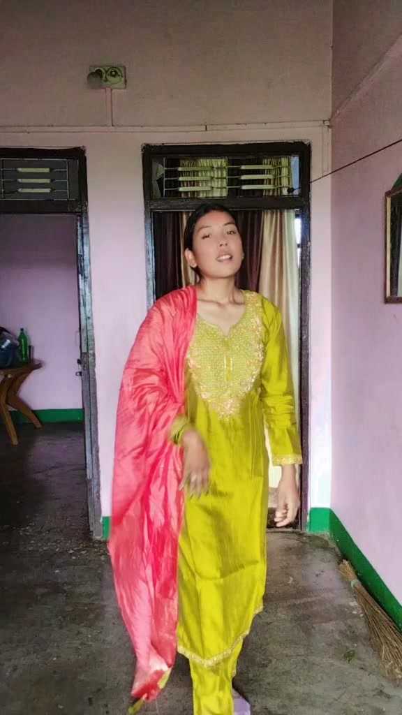 @puja gahatraj 😍3