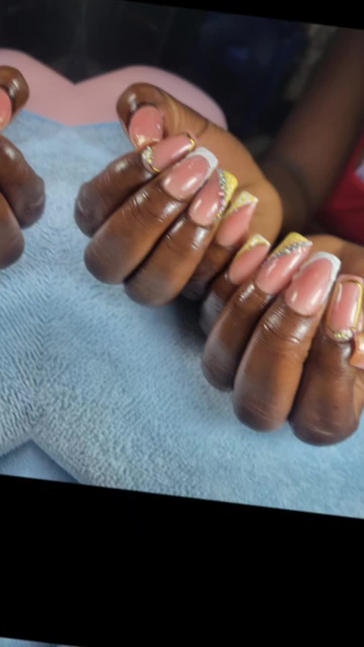 @D’Yulenny Nails 💅